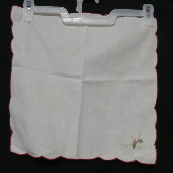 SET OF 8 | Vintage | Christmas / Holiday Cloth Scalloped Hankerchiefs - Picture 2 of 7